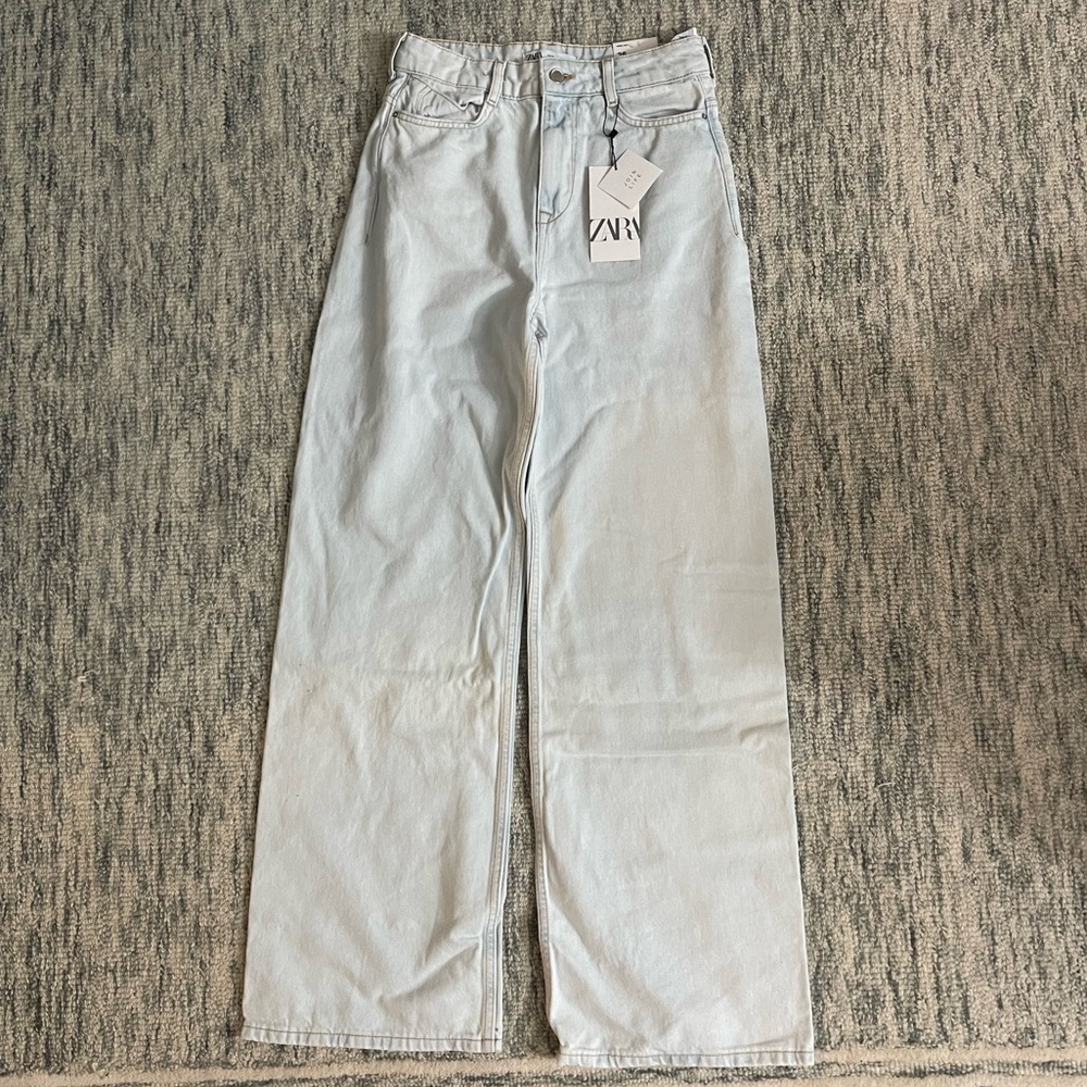 ZARA WIDE LEG LIGHT WASH JEANS